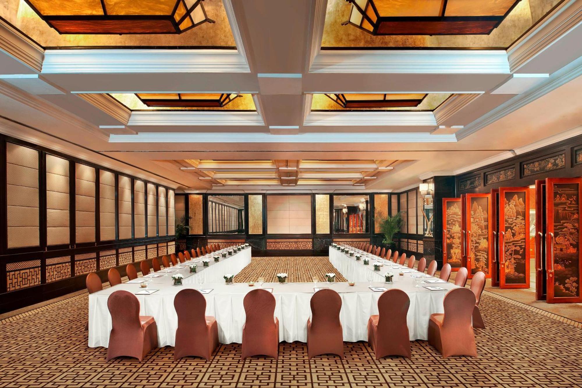 Отель The St. Regis