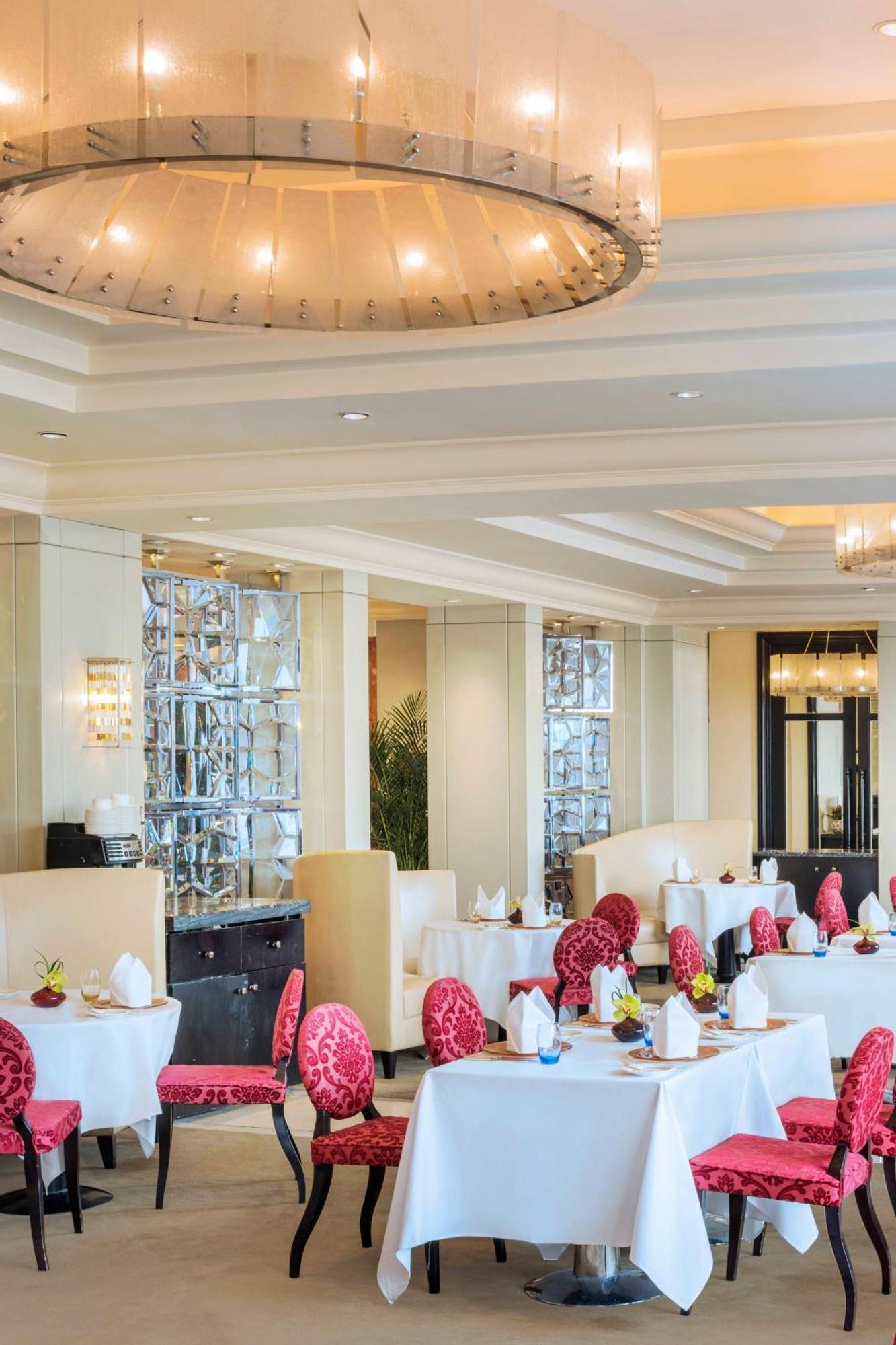 Отель The St. Regis